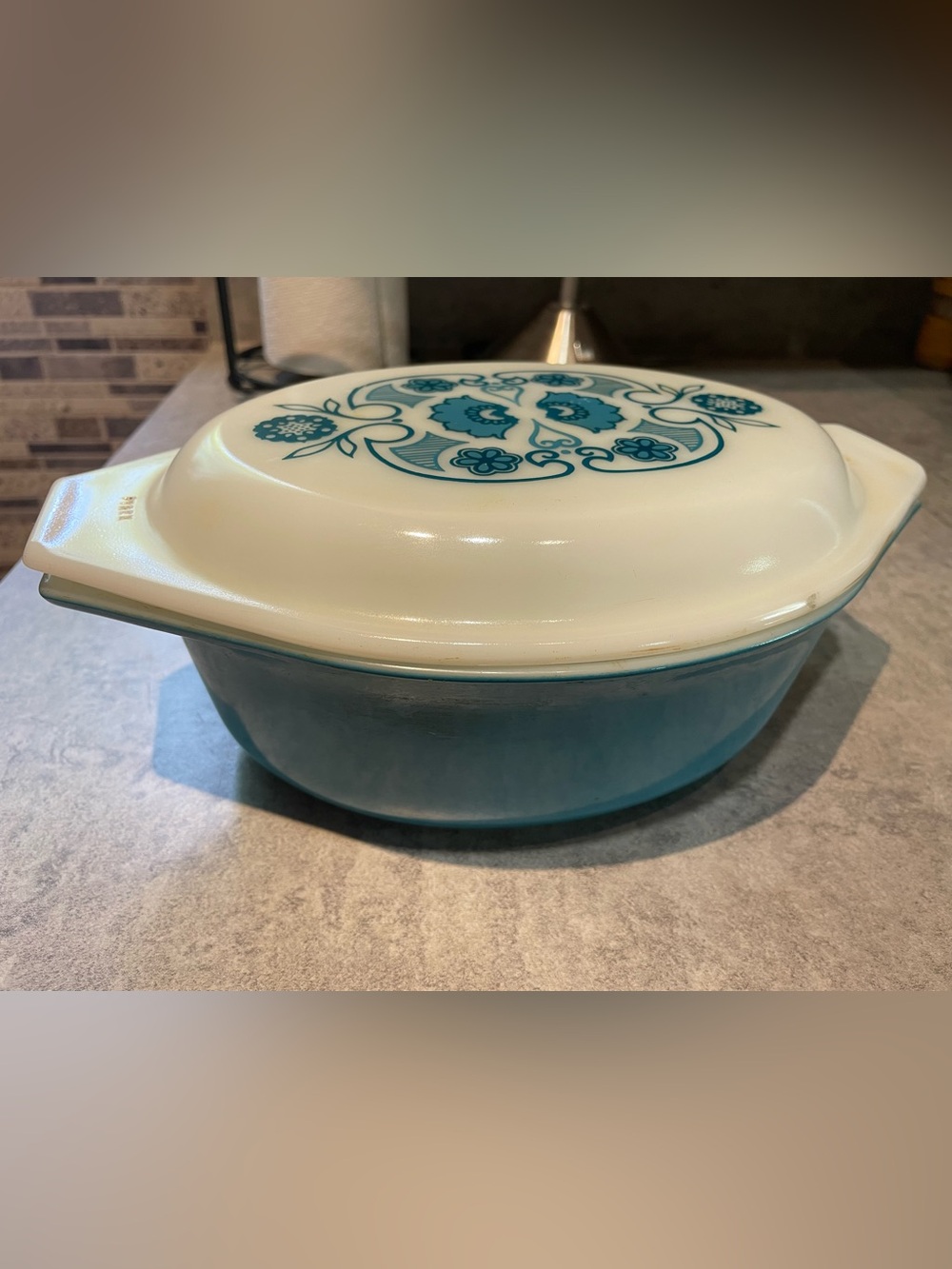 VINTAGE USED Pyrex Dish - Picture 2 of 10